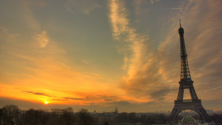 Eiffel tower sunset clouds paris - bernard meninsky free wallpaper