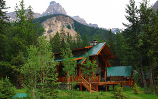 Cabin woods mountain green roof - a cabin free wallpaper