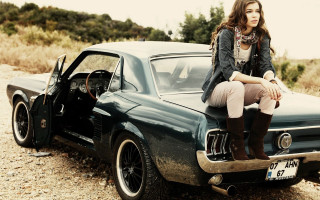 Woman car boots outdoors vintage - vintage free wallpaper