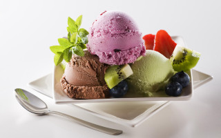 Ice cream fruit spoon white 2 - byeon sangbyeok free wallpaper