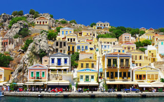 Hilltop buildings water boat summer - a hill next free wallpaper