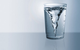 Glass water ice reflection 3d - a glass of water free wallpaper