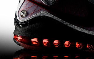 Shoe red lights reflective surface - a reflective surface free wallpaper