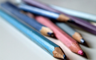 Pencils colorful blue pink childrens - pastell free wallpaper