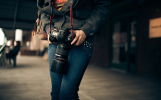 Woman camera selfie train station - a picture of herself free wallpaper