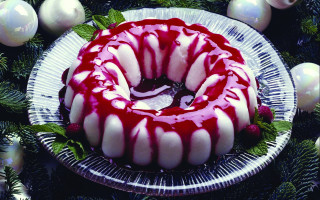 Christmas cake icings pastel food - alesso baldovinetti free wallpaper