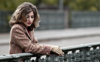 Arabella rankin fence portrait blurry - a fence free wallpaper