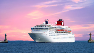 Cruise ship ocean lighthouse dusk - didier mouron free wallpaper