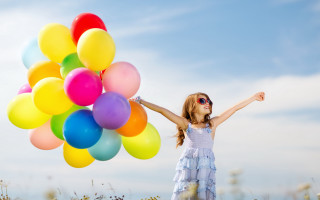 Girl dress balloons flower field - a field of flowers free wallpaper