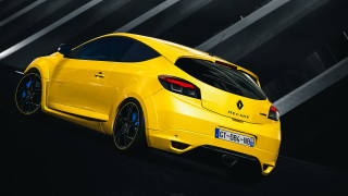 Yellow sports car night street 3 - a yellow sports car free wallpaper