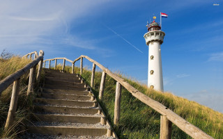 Lighthouse hill woodenhandrail stairs flag - a lighthouse free wallpaper