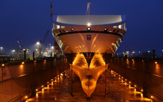 Large boat dock night lights - night time free wallpaper