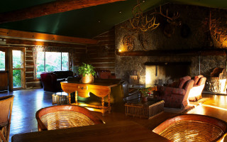 Living room fireplace wooden table - warm lighting free wallpaper