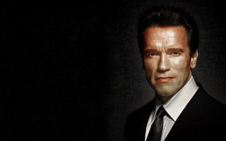 Man in suit black background - arnold mesches free wallpaper