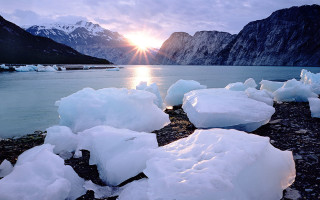 Ice blocks beach lake mountains - top of a beach next free wallpaper