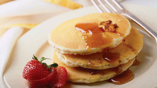Pancakes syrup strawberry plate fork - food photography free wallpaper