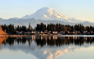 Mountain lake shore houses cityscape - the distance free wallpaper