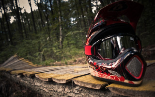Helmet goggles log woods nature - a helmet and goggles free wallpaper