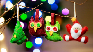Christmas ornaments hanging lights tree - naive art free wallpaper for desktop