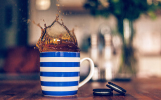 Tea cup cookie bottle blurry - a cookie free wallpaper