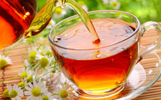 Tea pour glass spoon teapot - a bamboo mat free wallpaper