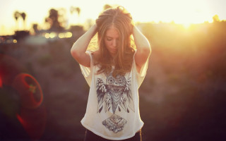Woman hair wind hands down - the wind free wallpaper