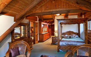 Bedroom wooden ceiling dresser mirror - dresser free wallpaper