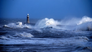 Lighthouse waves ocean clear sky - a clear day free wallpaper