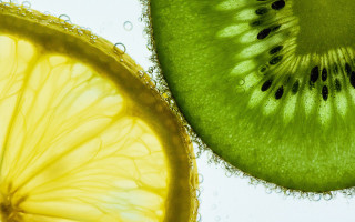 Kiwi lemon slice bubbles macro - ceferí olivé free wallpaper