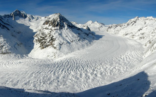 Snowy mountain cloudy sky matte - ice free wallpaper