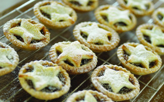 Small pies on rack powdered - sugar free wallpaper