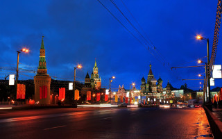 City street traffic night buildings - constructivism free wallpaper