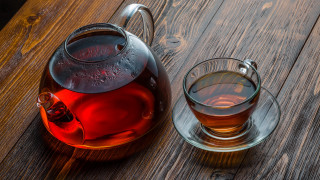 Glass tea pot cup wooden - cao zhibai free wallpaper