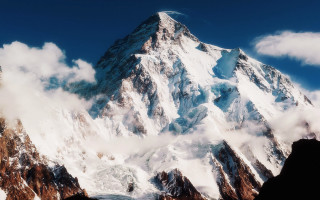 Mountain peak clouds snow blue - unreal free wallpaper