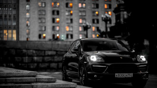 Black porsche cayenne night cityscape - the car free wallpaper