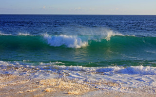 Wave breaking beach ocean sky - almada negreiro free wallpaper