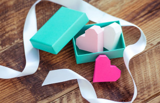 Soap box heart eraser wooden - a wooden table free wallpaper