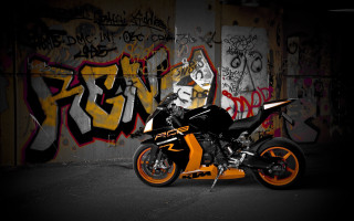 Motorcycle graffiti wall photorealism helmet - graffiti paint free wallpaper