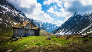 Small cabin mountain green roof - a small cabin free wallpaper