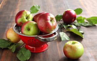 Red colander apples wooden table 2 - apple free wallpaper