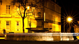 Fountain city night building streetlight - an art deco sculpture free wallpaper