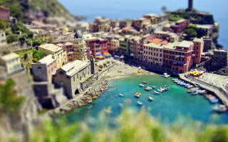 Bascove harbor boats hill water - tilt shift free wallpaper