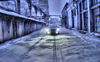 Car snowy street building clock - side and a light free wallpaper