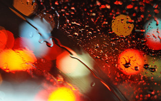 Rain covered window traffic lights 2 - drop free wallpaper