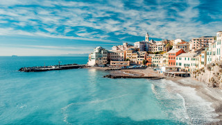 Beach buildings pier boat city - a bunch of buildings free wallpaper