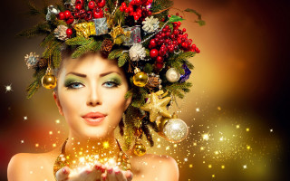 Christmas wreath antlers blue eyes - front of her face free wallpaper
