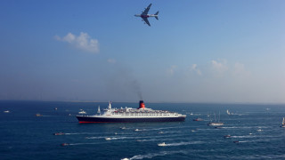 Ocean ship plane beach sky - vfx free wallpaper