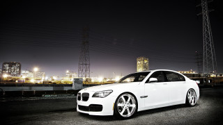 White car city skyline night 3 - rim free wallpaper