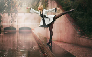 Dancer whitecoat bridge river artdeco - a white coat free wallpaper