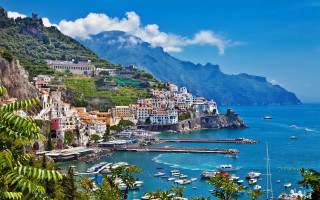 Harbor boats mountain clouds blue - dosso dossi free wallpaper